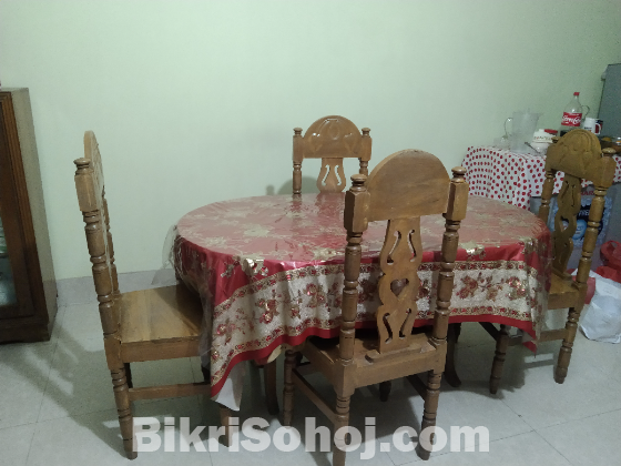 Dining table with 4 chair